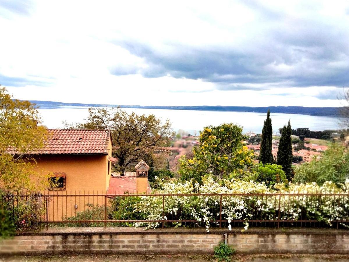 Sguardo Sul Lago Trevignano Romano Eksteriør billede