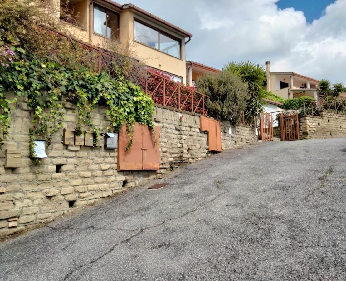 Sguardo Sul Lago Trevignano Romano Eksteriør billede